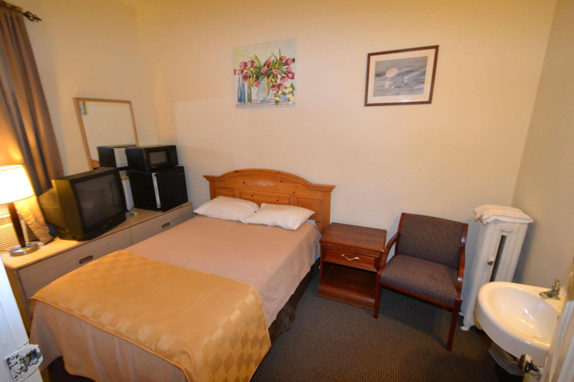 Perfect Stay Inn & Suites Blair Exteriör bild