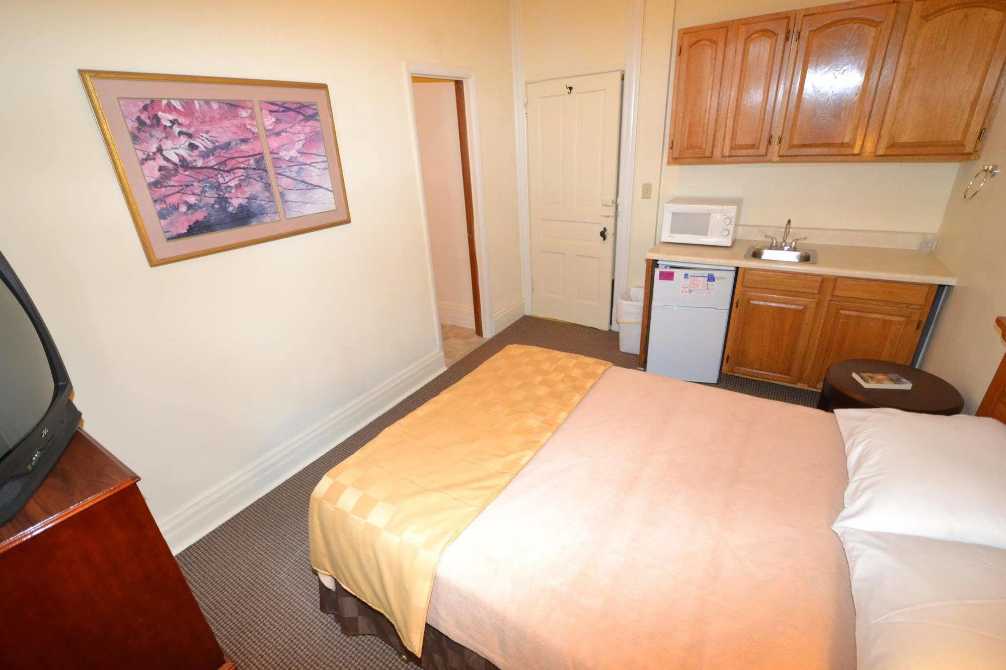 Perfect Stay Inn & Suites Blair Exteriör bild